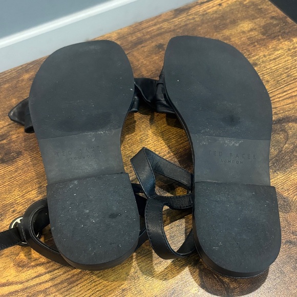 Ted Baker London Black Leather Bow Sandals Size 6 - Picture 12 of 12